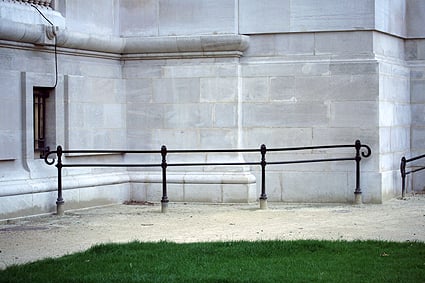 Don't Pee Here Either