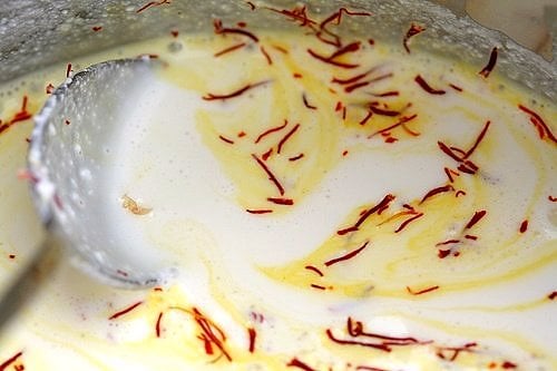 infusing saffron