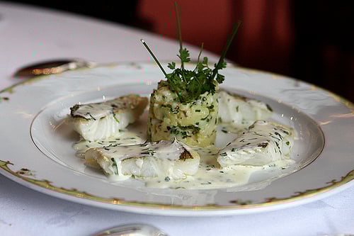 merlan argentรฉ rรดti su la peau