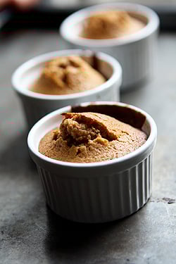 caramelized white chocolate cakes