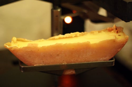 raclette under lamp