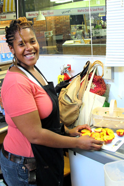 making Georgia peach iced tea