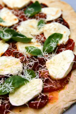 tomato basil pizza