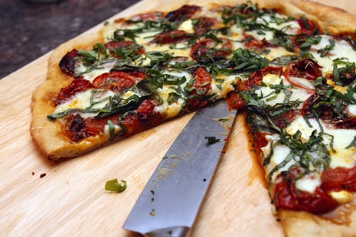 tomato basil pizza