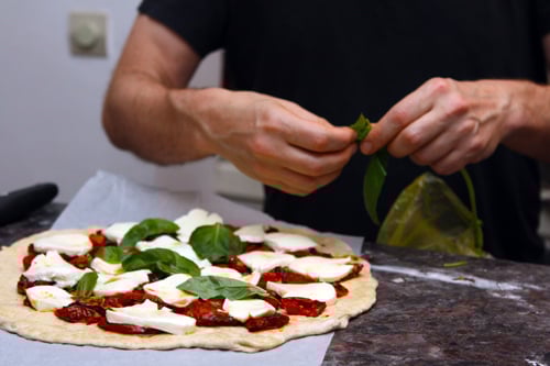 tomato basil pizza