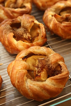 Poilรขne apple tarts