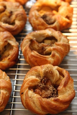 Poilรขne apple tarts