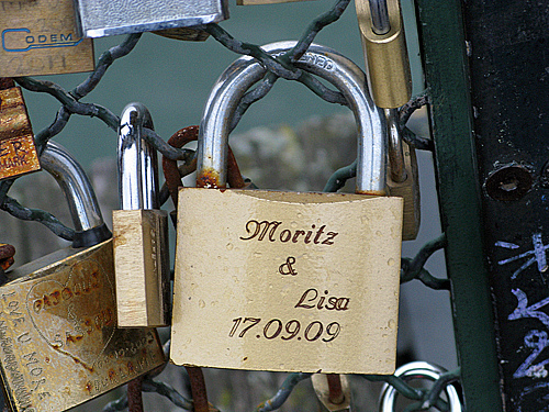 mortiz and lisa - Pont des Arts, Paris