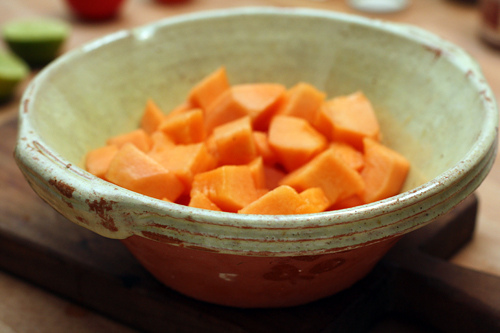 melon in bowl, for melon-nectarine agua fresca