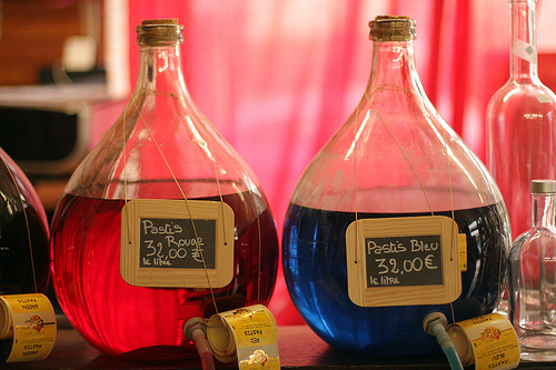 pastis rouge et bleu