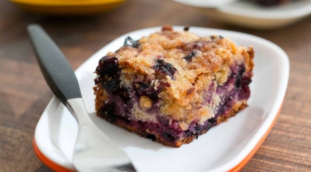 Blueberry buckle with lemon syrup