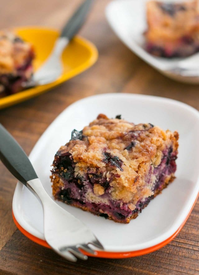 Blueberry buckle with lemon syrup