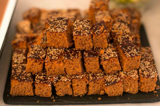 Lebanese molasses cake